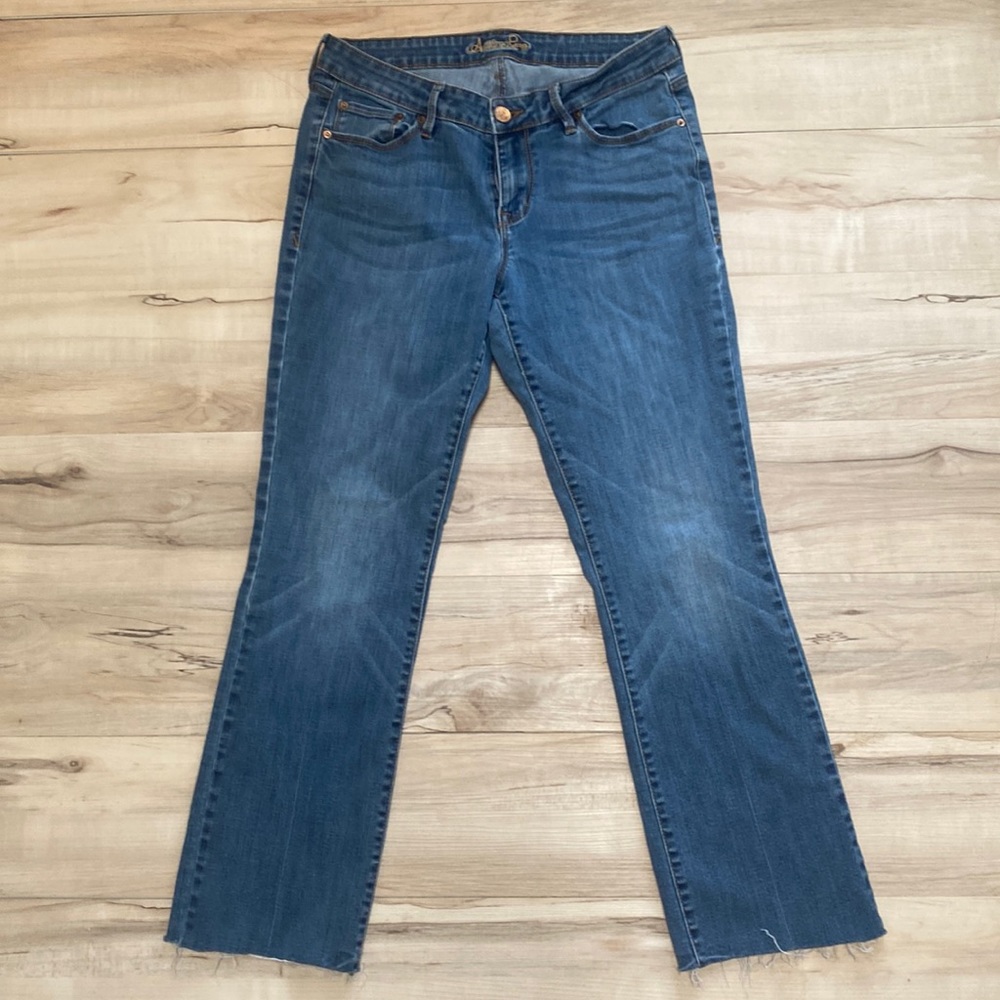 American Rag Juniors Bootcut Jeans Size 9. Raw Hem. So Cute. EUC. Great color.